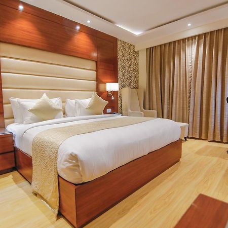 The Grand Parisian Hotel Delhi  Buitenkant foto