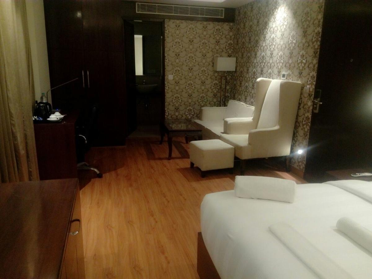 The Grand Parisian Hotel Delhi  Buitenkant foto