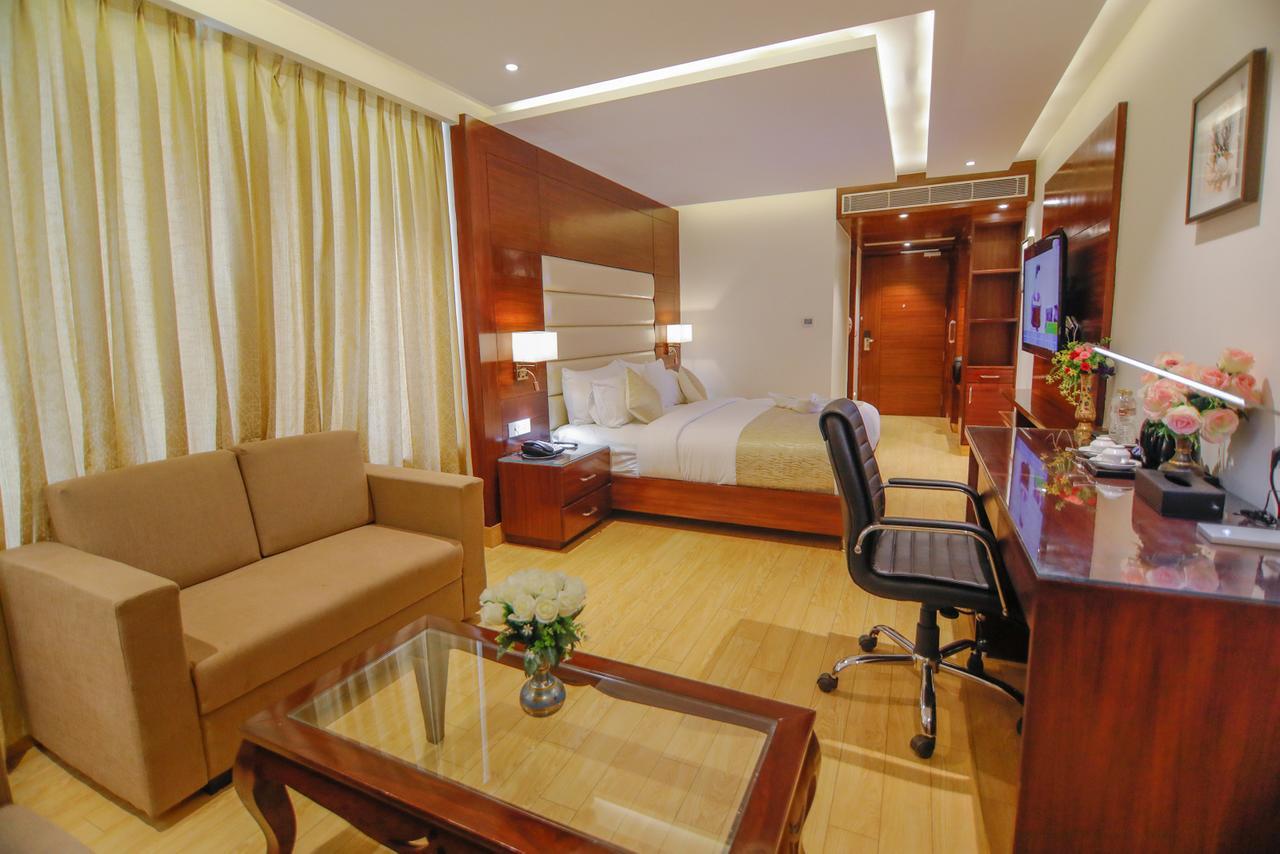 The Grand Parisian Hotel Delhi  Buitenkant foto