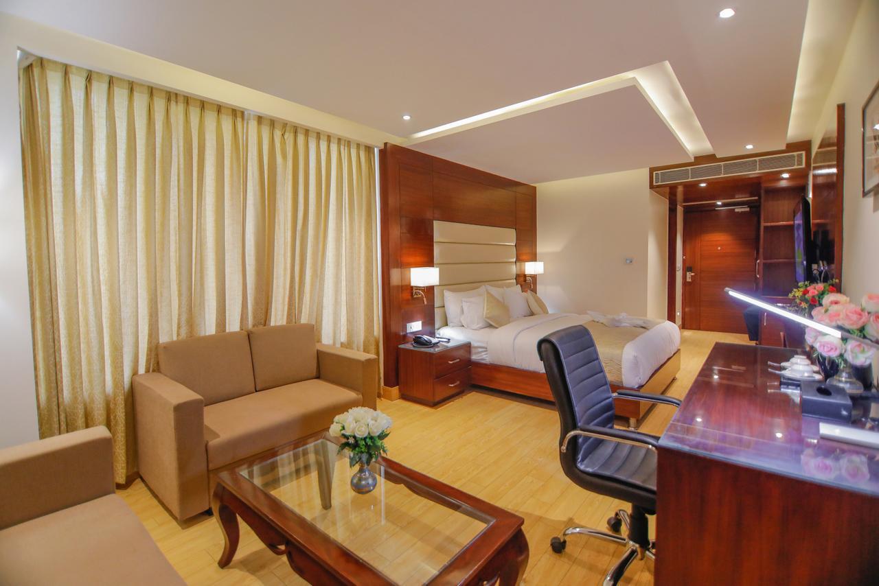 The Grand Parisian Hotel Delhi  Buitenkant foto