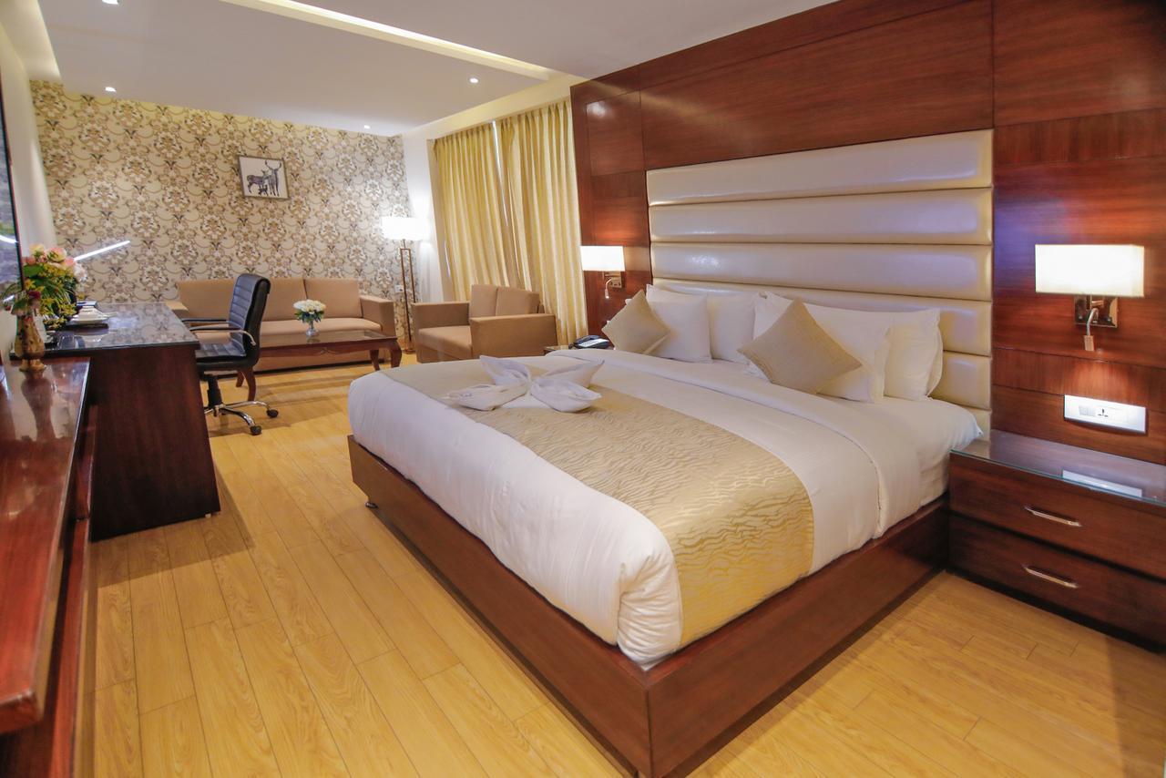 The Grand Parisian Hotel Delhi  Buitenkant foto